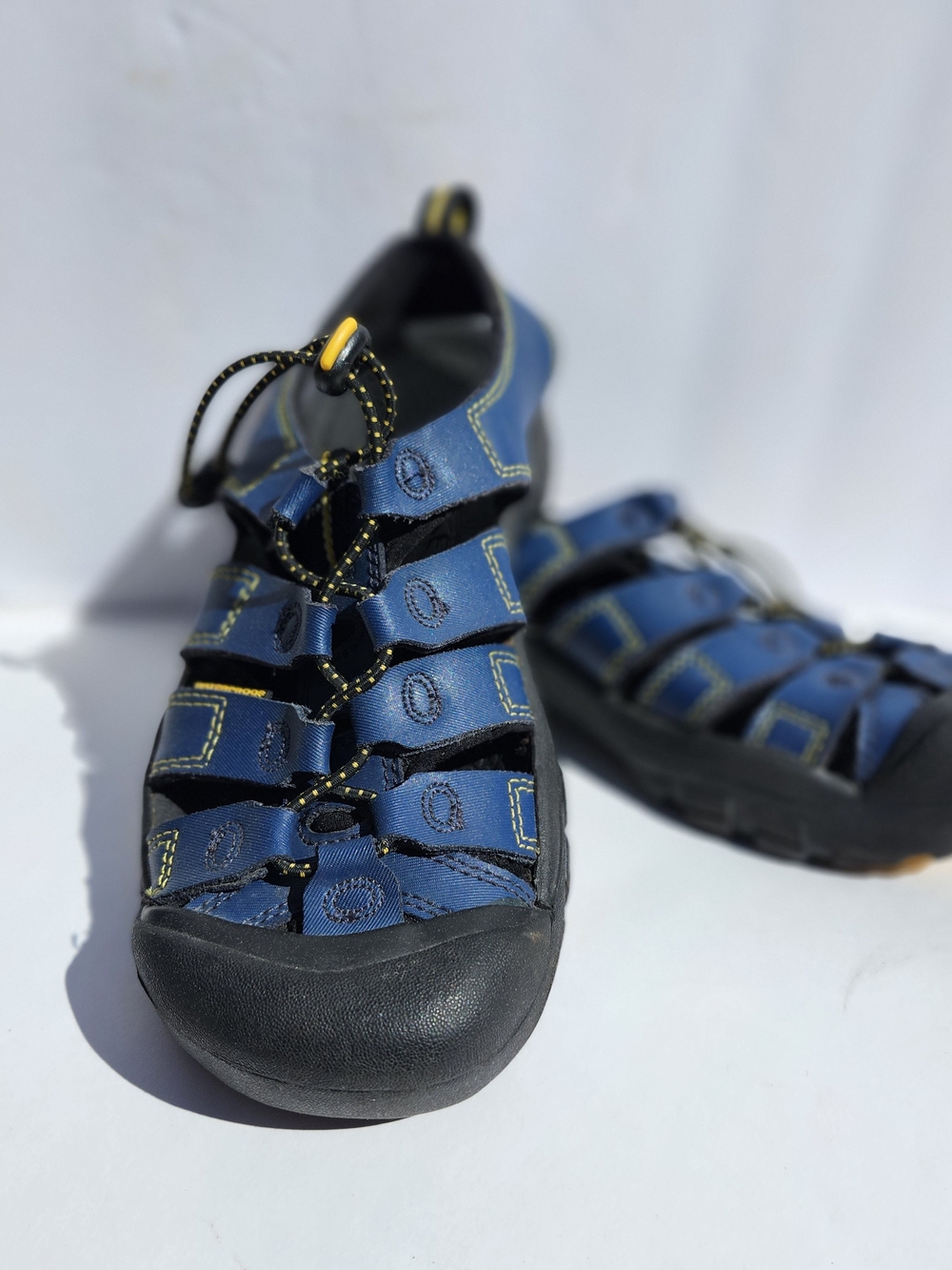 Keen Kids Newport H2 Closed-Toe Sandals Boy Or Girl Sz 5